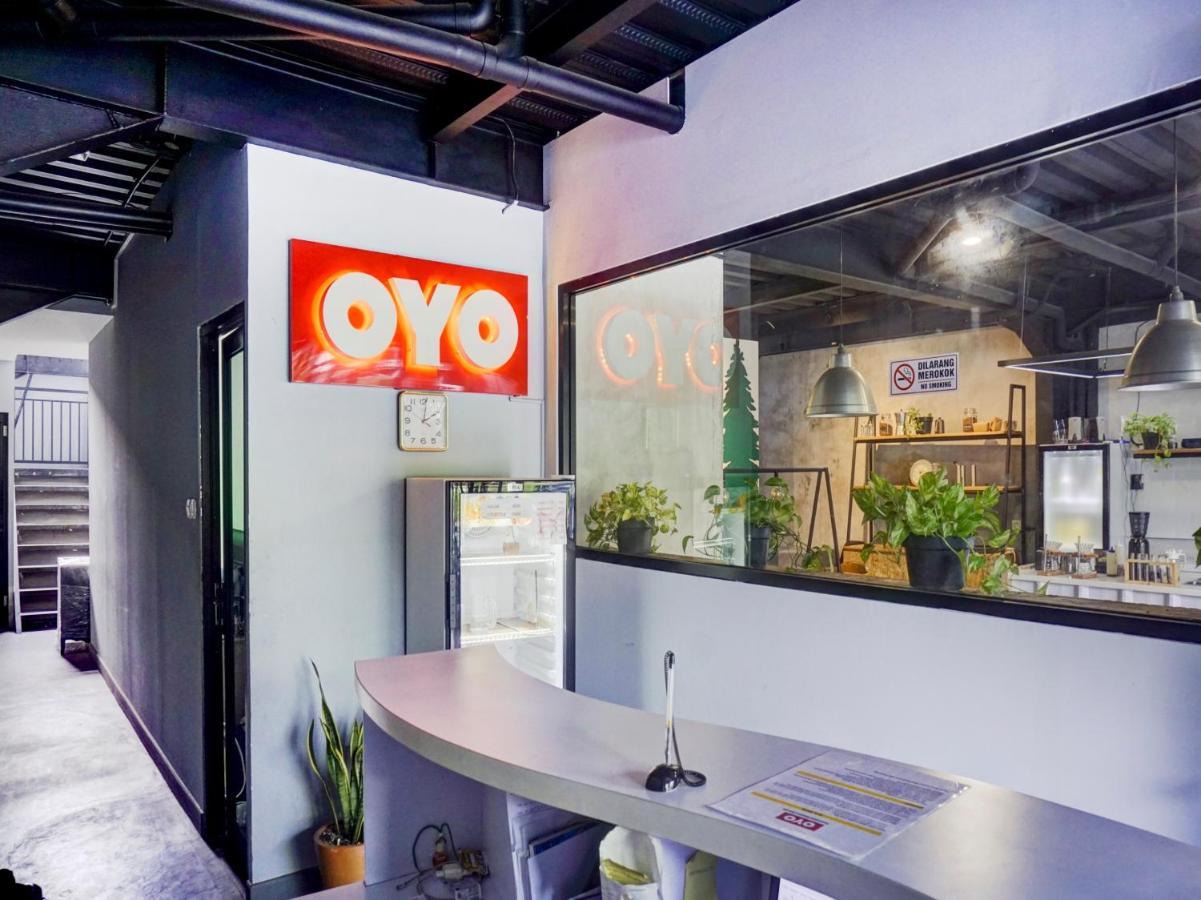 Oyo 1805 Fatmawati Mansion Syariah Hotel Jakarta Exterior photo